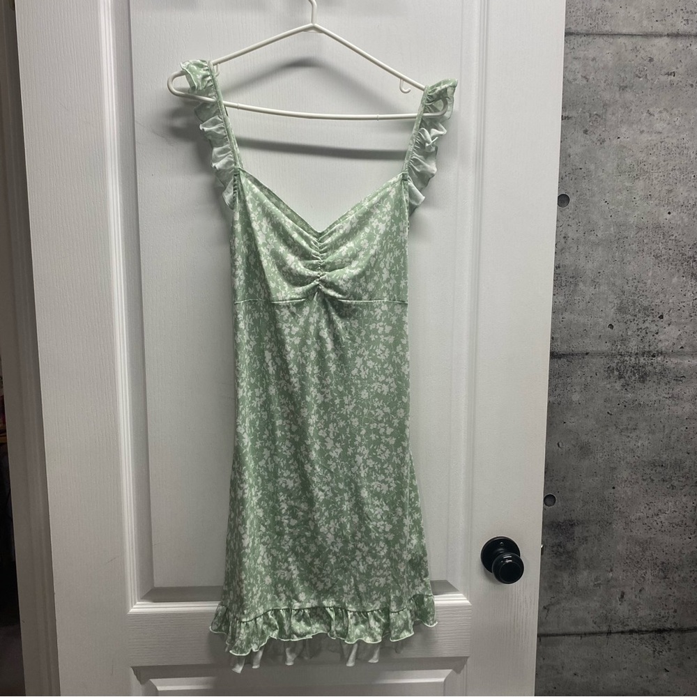 CUTE SUMMER DRESS WITH OPEN BACK